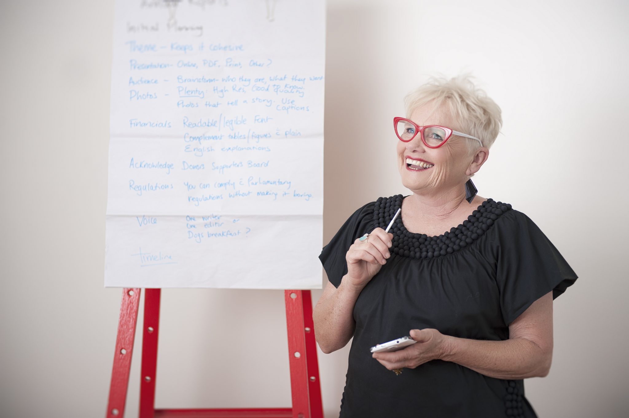 Image of Noelene Gration, an experienced marketing mentor in Daylesford, in front of a white board at a recent marketing workshop.